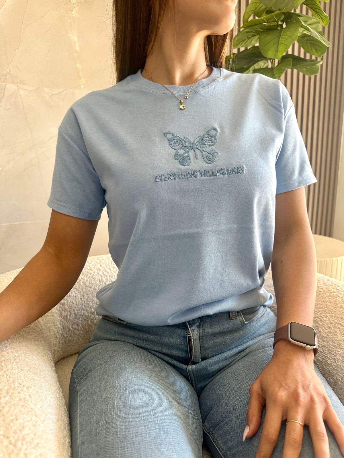 Remera bordado mariposa