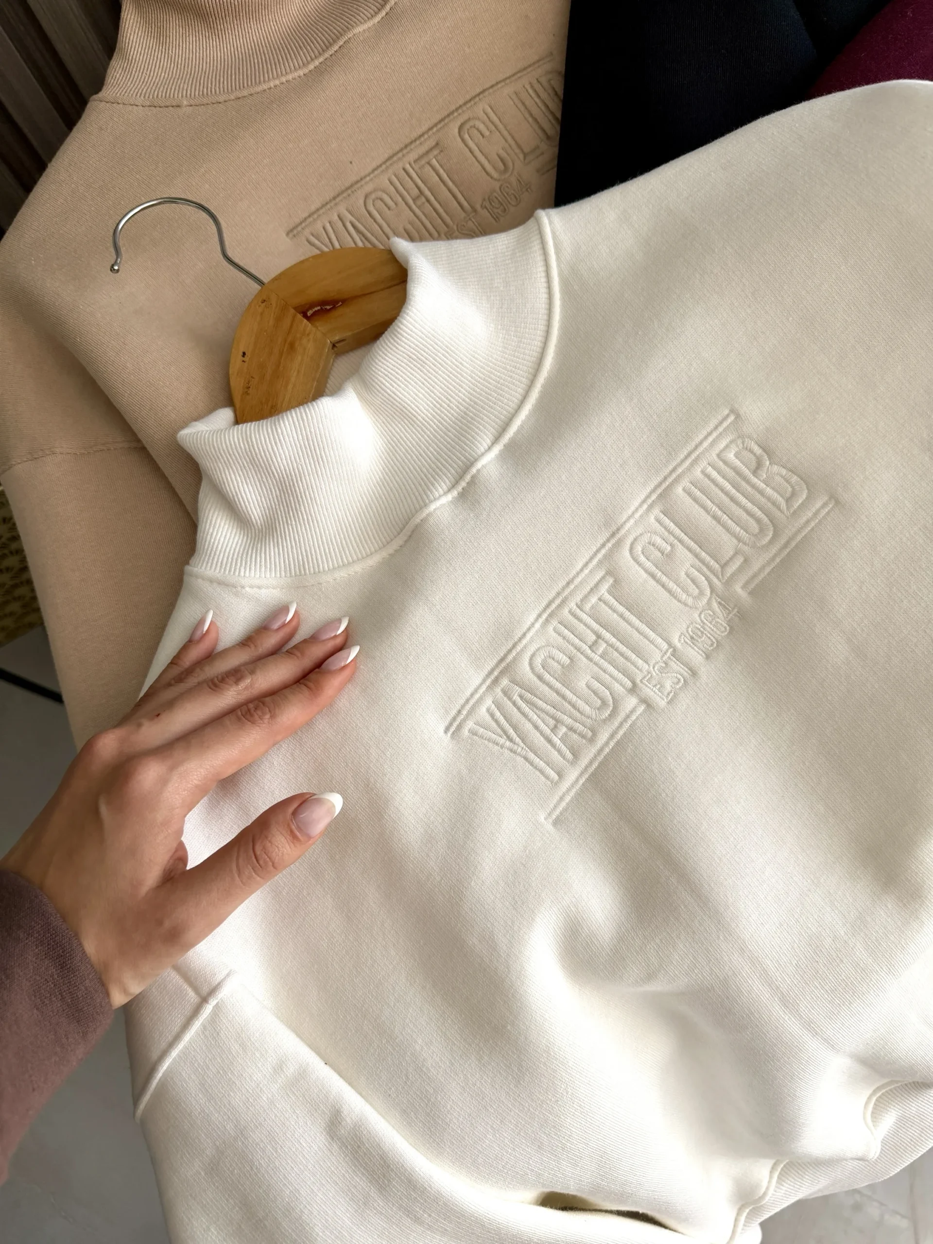 Buzo cuello alto YACHT CLUB 1964