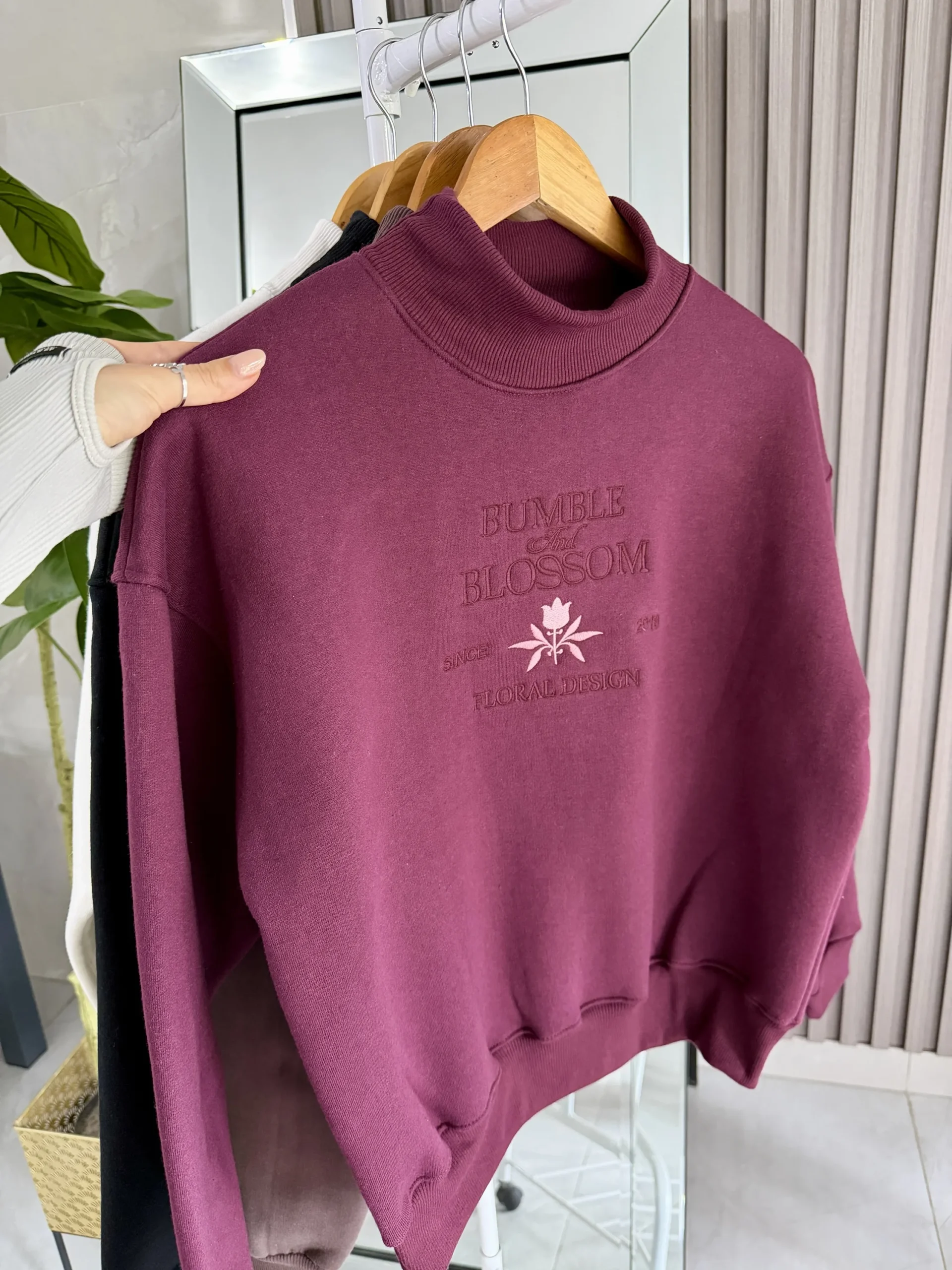 Buzo cuello alto FLORAL DESIGN - Image 10