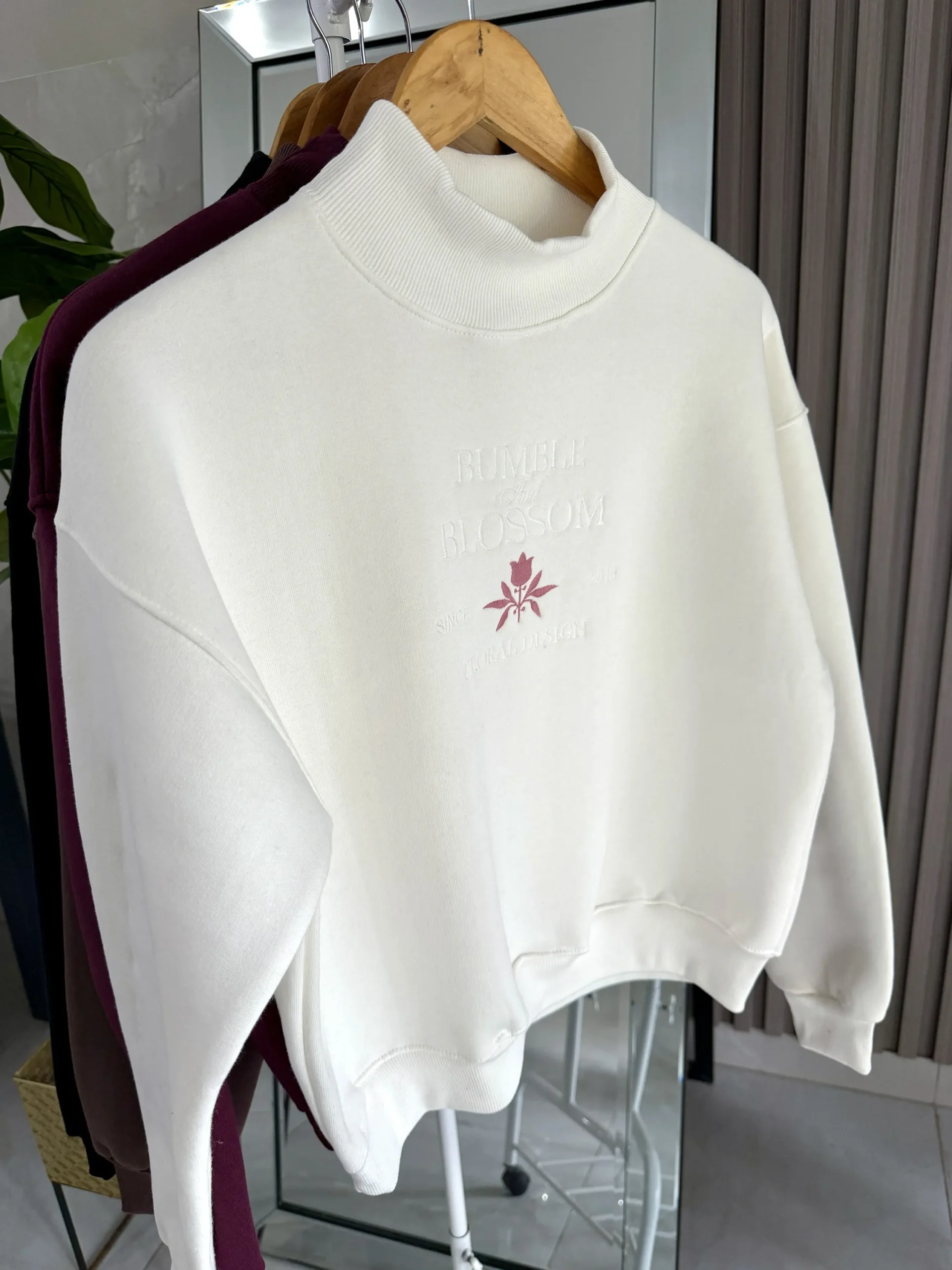 Buzo cuello alto FLORAL DESIGN - Image 9