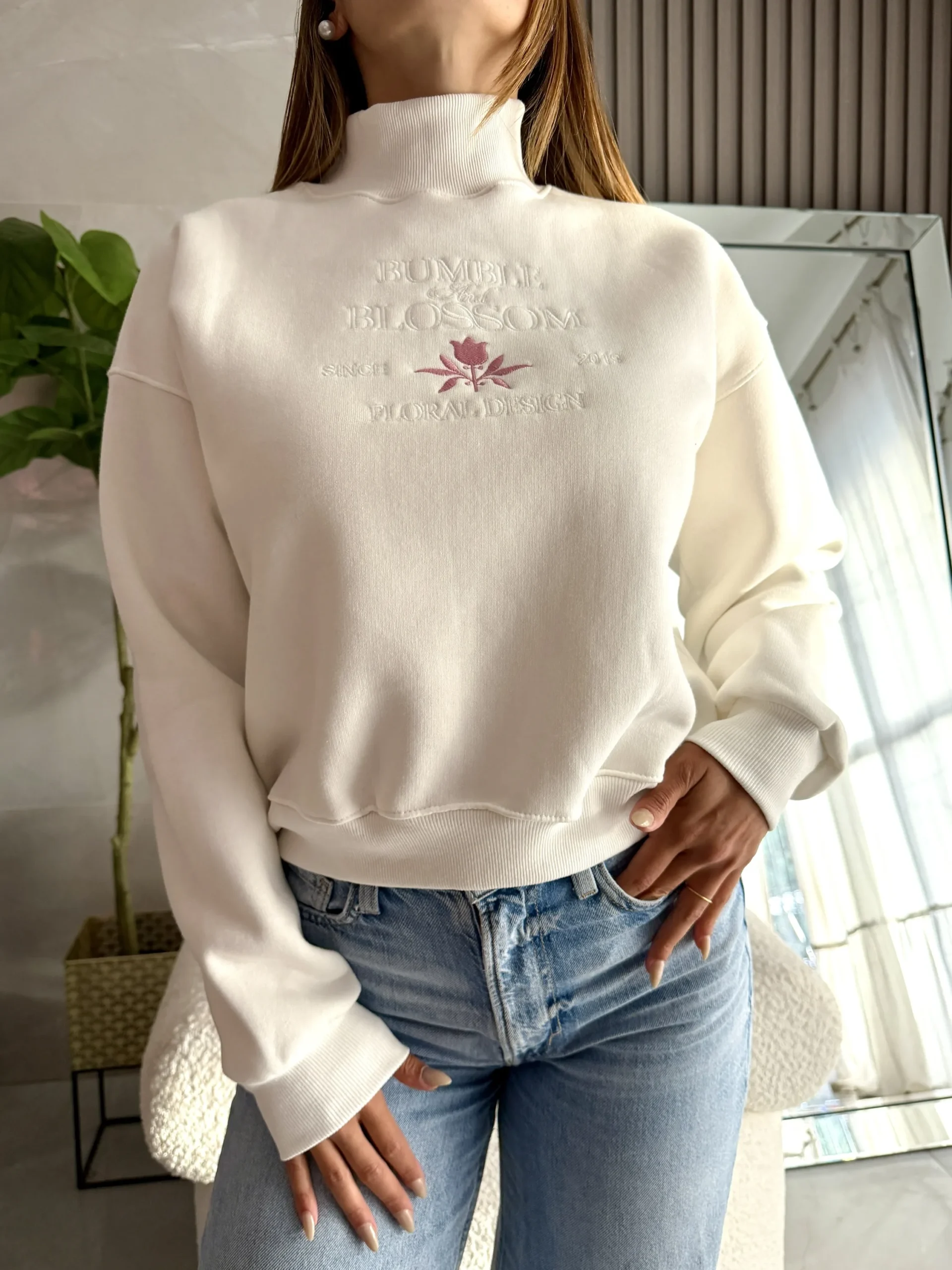 Buzo cuello alto FLORAL DESIGN - Image 4