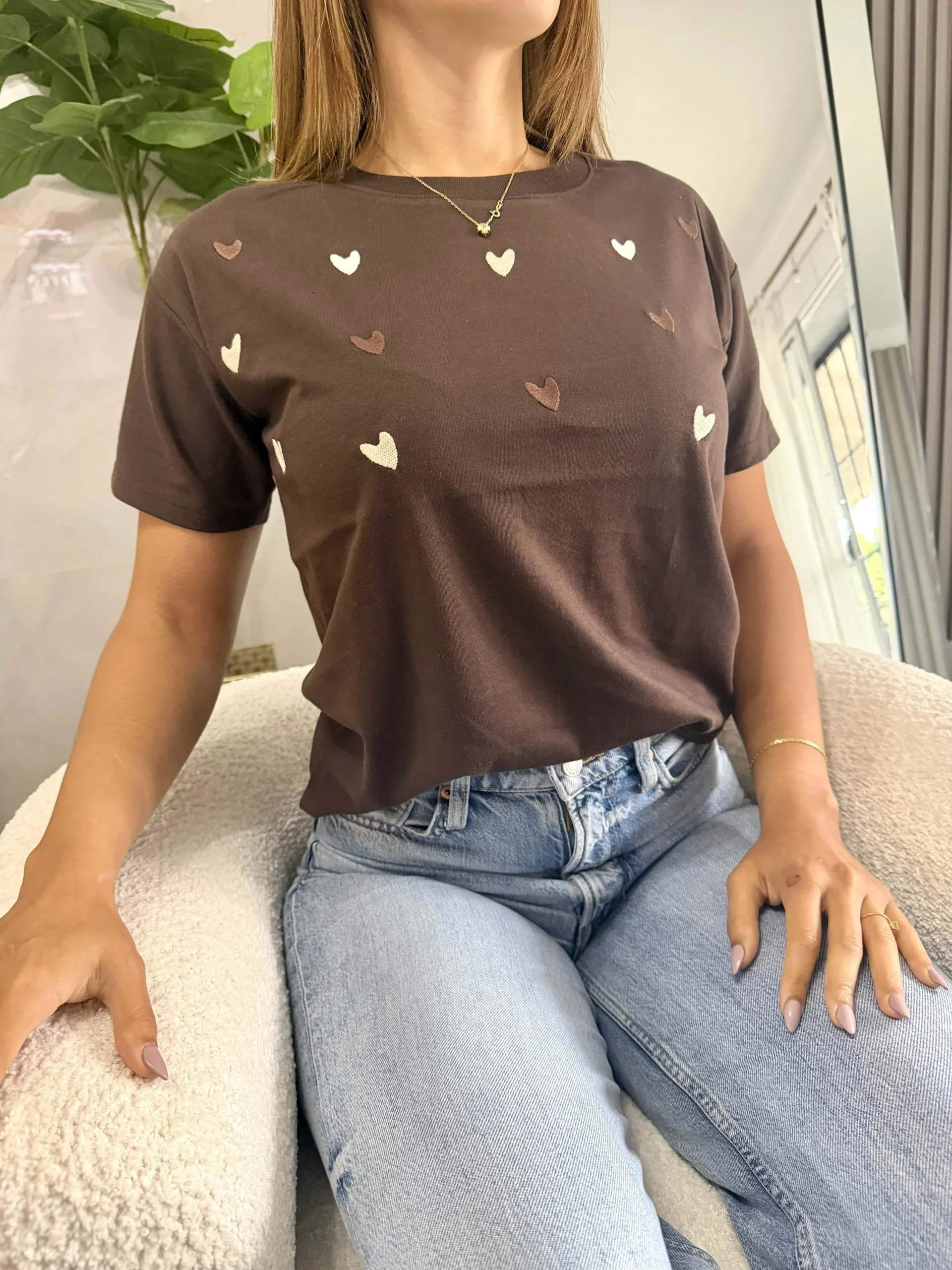 Remera bordada CORAZONES