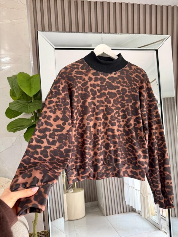 Buzo Print Cuello Alto - Imagen 8