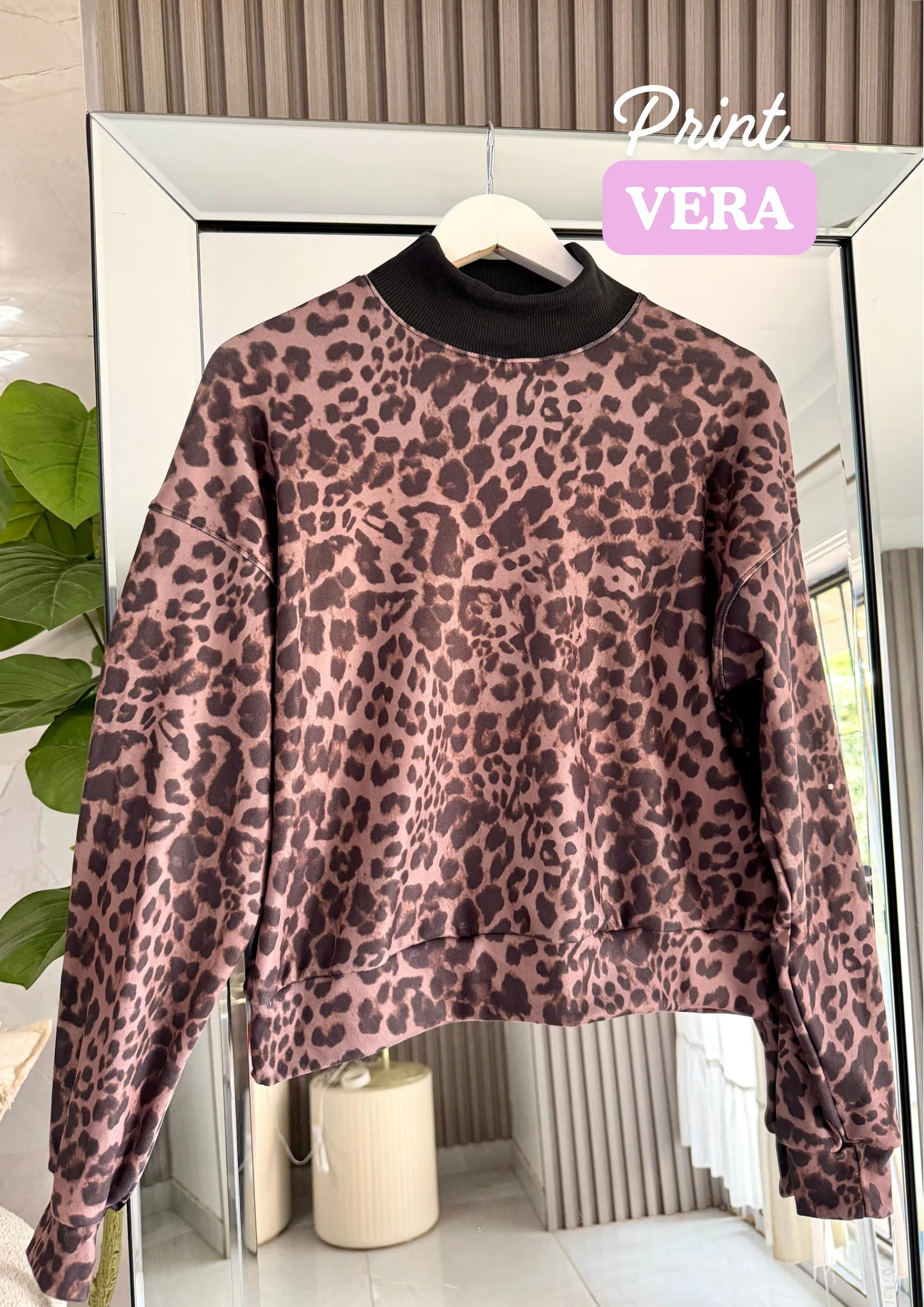 Buzo Print Cuello Alto