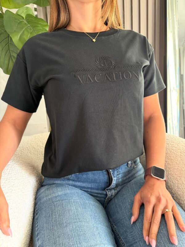 Remera Bordada VACATION - Imagen 8