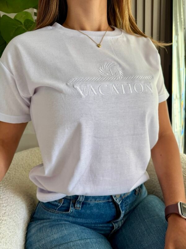 Remera Bordada VACATION - Imagen 5