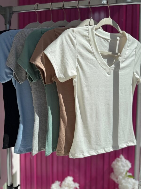 Remera ESCOTE V - Imagen 12