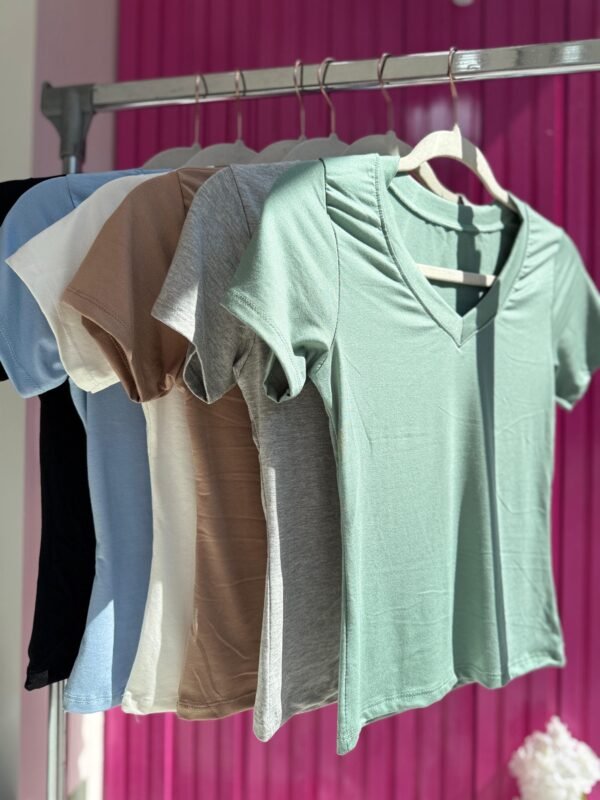 Remera ESCOTE V - Imagen 10