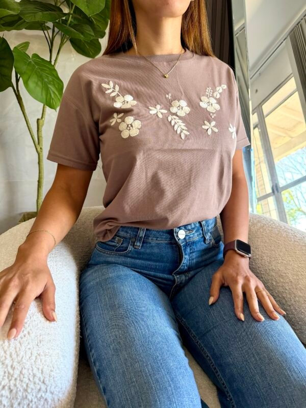 Remera Bordada FLORES - Imagen 2